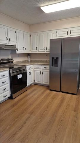 290 Saint Simons Cove, Lawrenceville, GA 30044