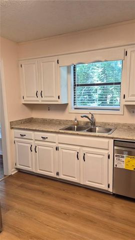 290 Saint Simons Cove, Lawrenceville, GA 30044