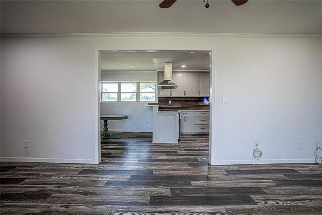 25189 N Wilson Road, Henryetta, OK 74437