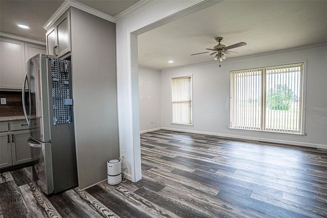 25189 N Wilson Road, Henryetta, OK 74437