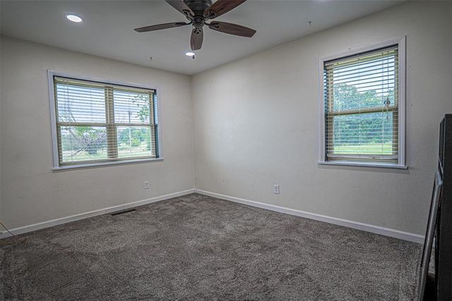25189 N Wilson Road, Henryetta, OK 74437