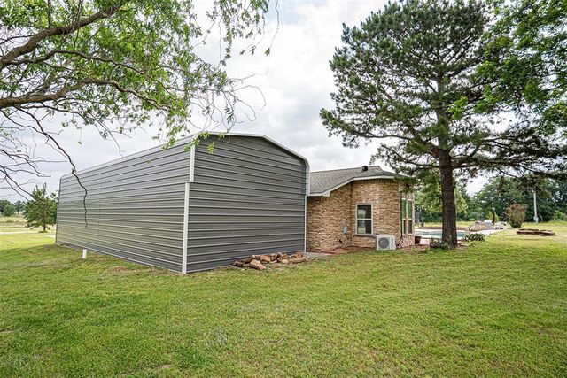 25189 N Wilson Road, Henryetta, OK 74437