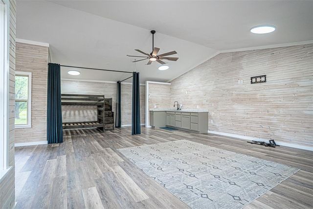 25189 N Wilson Road, Henryetta, OK 74437