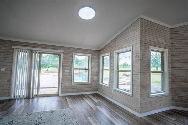 25189 N Wilson Road, Henryetta, OK 74437