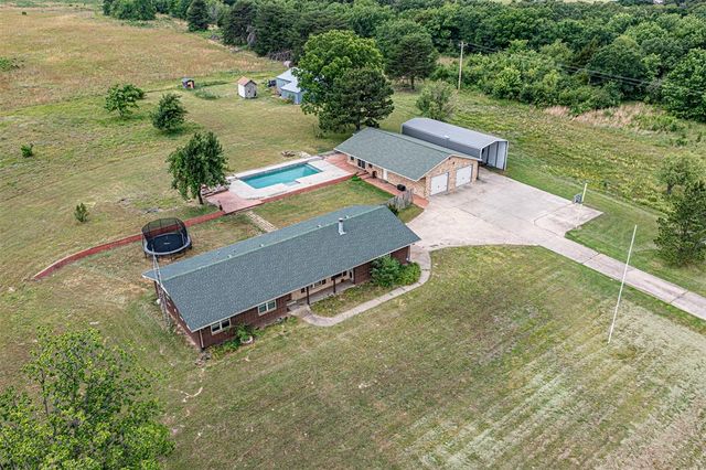 25189 N Wilson Road, Henryetta, OK 74437