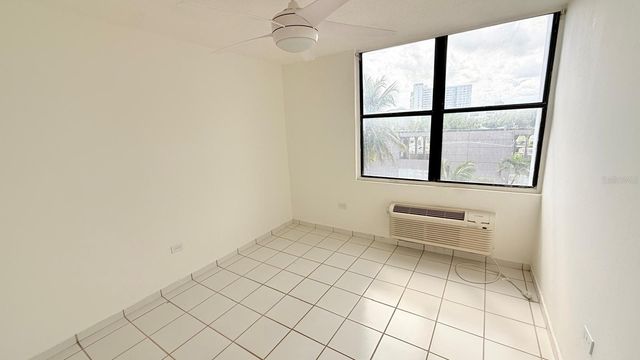 37 ISLA VERDE AVE. 203, Carolina, PR 00979
