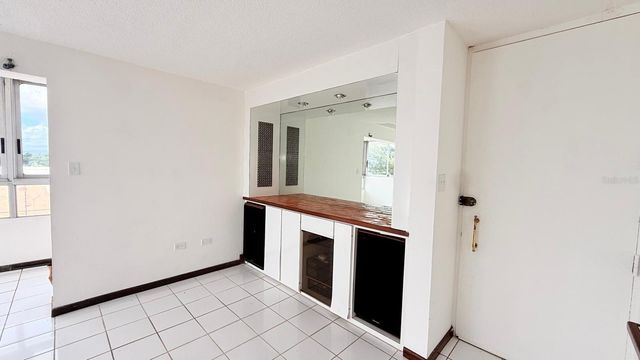 37 ISLA VERDE AVE. 203, Carolina, PR 00979
