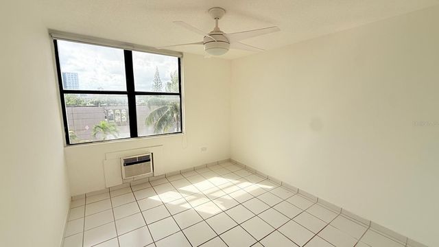37 ISLA VERDE AVE. 203, Carolina, PR 00979