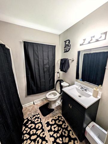 5800 N 63rd STREET, Milwaukee, WI 53218
