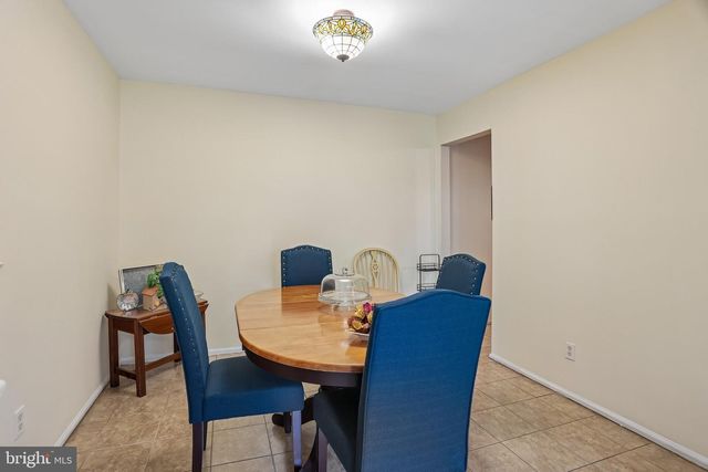 4 EDWARD RUTLEDGE, Turnersville, NJ 08012