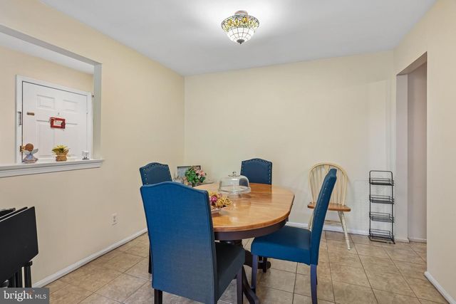4 EDWARD RUTLEDGE, Turnersville, NJ 08012