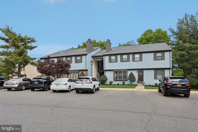4 EDWARD RUTLEDGE, Turnersville, NJ 08012