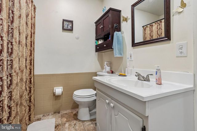 4 EDWARD RUTLEDGE, Turnersville, NJ 08012