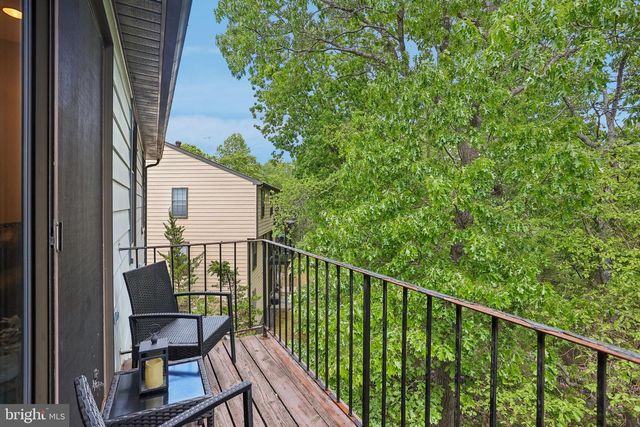 4 EDWARD RUTLEDGE, Turnersville, NJ 08012