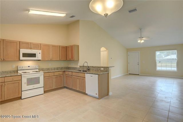 9125 101st Avenue, Vero Beach, FL 32967