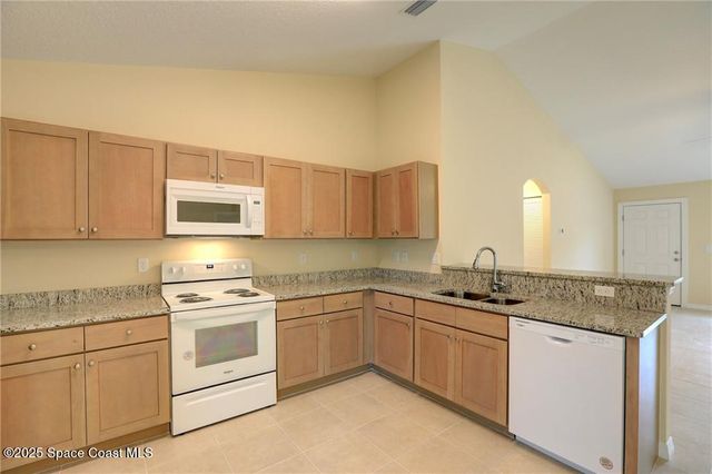 9125 101st Avenue, Vero Beach, FL 32967