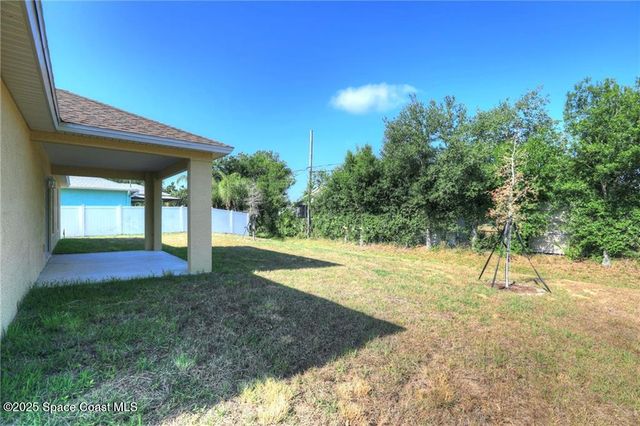 9125 101st Avenue, Vero Beach, FL 32967