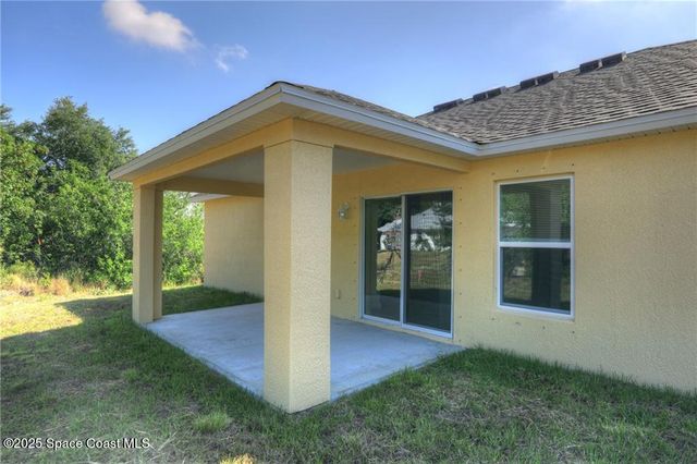 9125 101st Avenue, Vero Beach, FL 32967