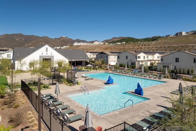 227 Canopy Trails, Fallbrook, CA 92028