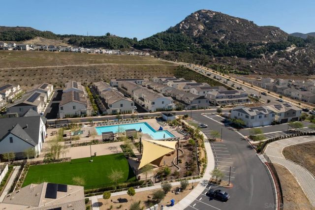 227 Canopy Trails, Fallbrook, CA 92028