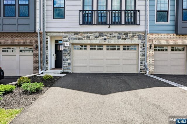 16 Goldfinch Drive, Upper Saddle River, NJ 07458