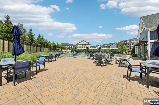 16 Goldfinch Drive, Upper Saddle River, NJ 07458