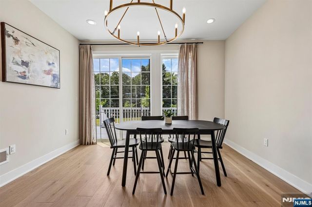16 Goldfinch Drive, Upper Saddle River, NJ 07458