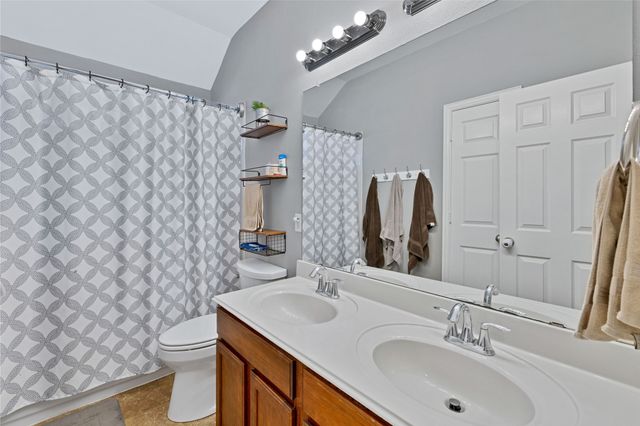 8124 Hickory Upland Drive, Fort Worth, TX 76131