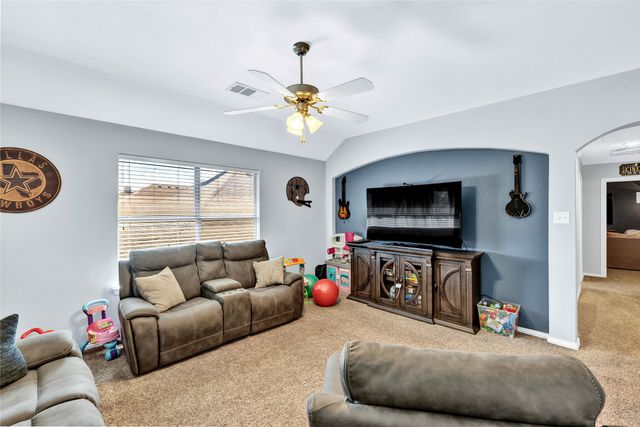 8124 Hickory Upland Drive, Fort Worth, TX 76131