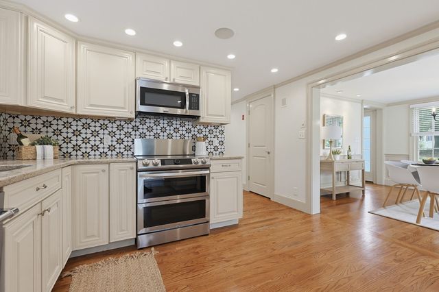 36 Intervale Ter, Reading, MA 01867