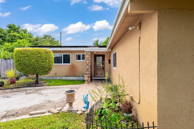 2651 NW 42nd Avenue, Lauderhill, FL 33313