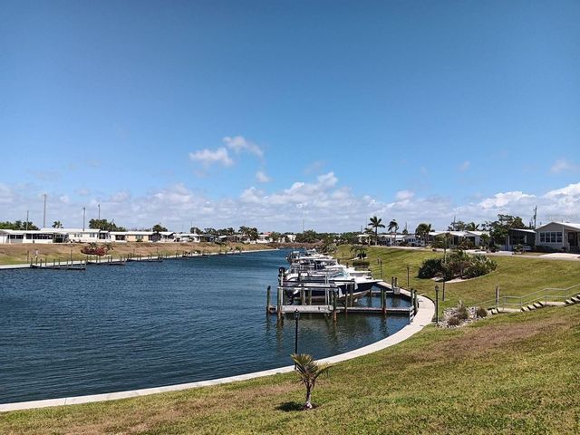 805 S WATERWAY, Venice, FL 34285