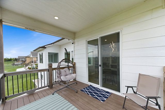 1113 W Lakeway Ct, Andover, KS 67002