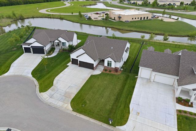 1113 W Lakeway Ct, Andover, KS 67002