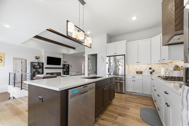 1113 W Lakeway Ct, Andover, KS 67002