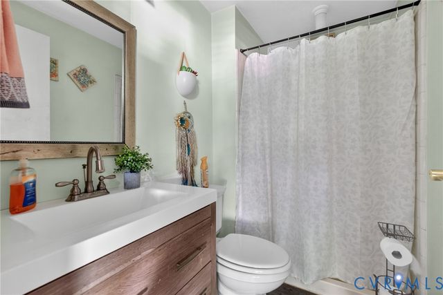 13315 Farm Crest Ct, Midlothian, VA 23112