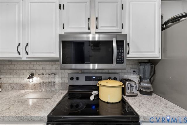 13315 Farm Crest Ct, Midlothian, VA 23112