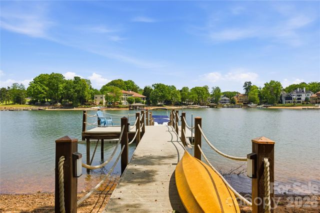 18426 Peninsula Cove Lane, Cornelius, NC 28031