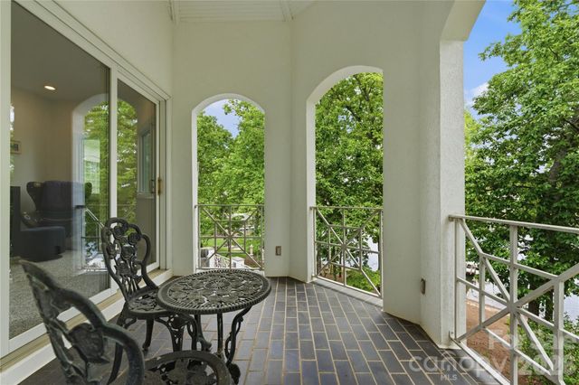 18426 Peninsula Cove Lane, Cornelius, NC 28031