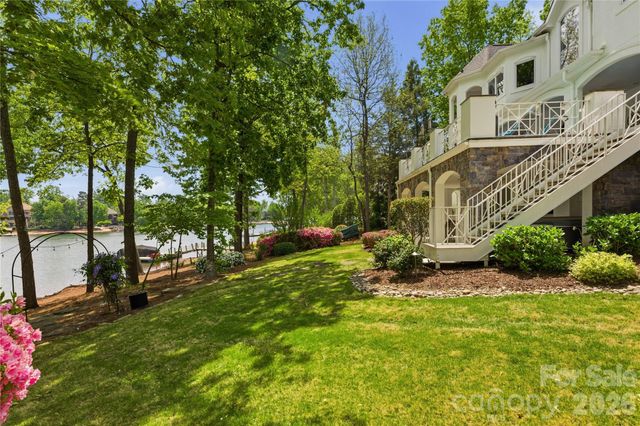18426 Peninsula Cove Lane, Cornelius, NC 28031