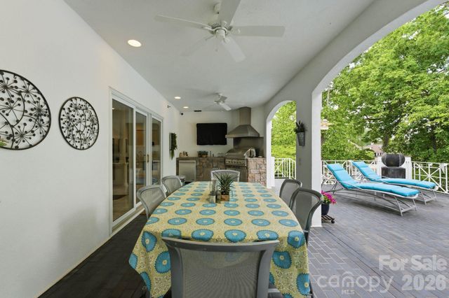 18426 Peninsula Cove Lane, Cornelius, NC 28031