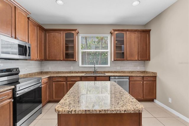 2292 HANNAH WAY S, Dunedin, FL 34698