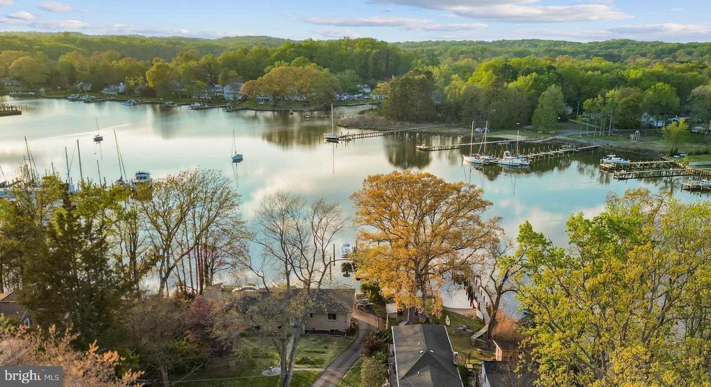 3901 CALAWASSE RD, Edgewater, MD 21037