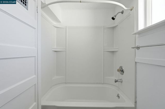 1532 Mariposa St, Richmond, CA 94804