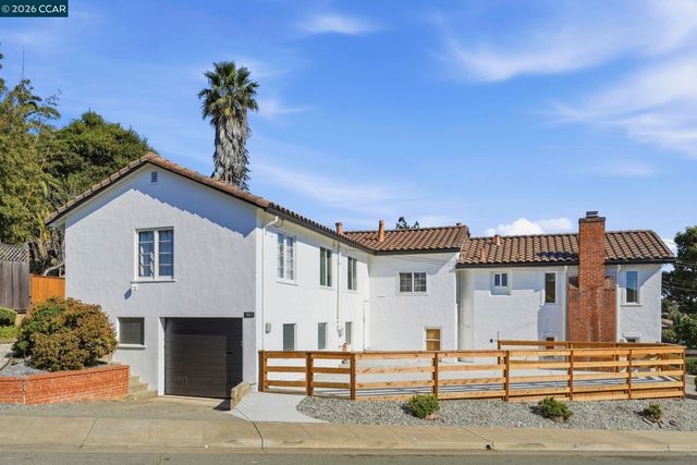 1532 Mariposa St, Richmond, CA 94804