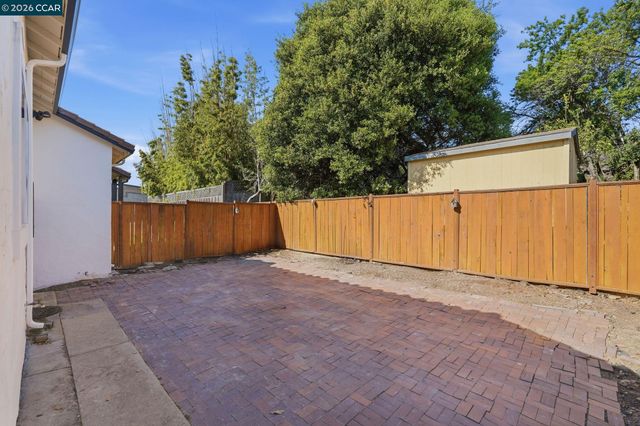 1532 Mariposa St, Richmond, CA 94804