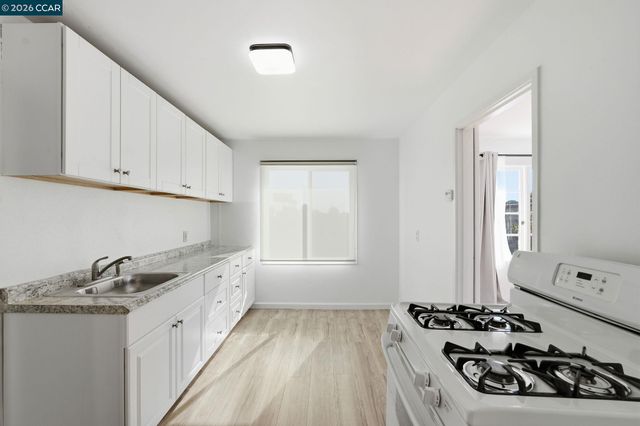 1532 Mariposa St, Richmond, CA 94804