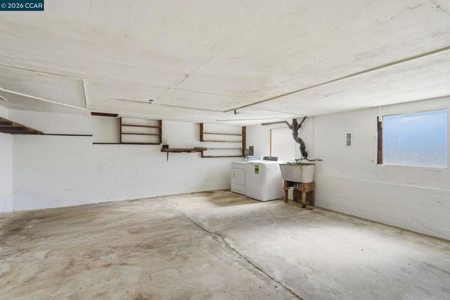 1532 Mariposa St, Richmond, CA 94804