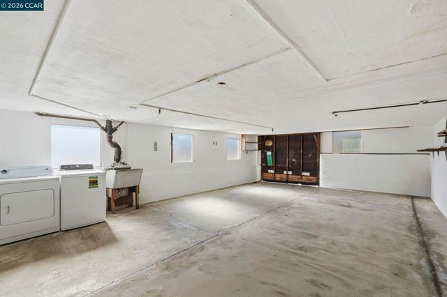 1532 Mariposa St, Richmond, CA 94804