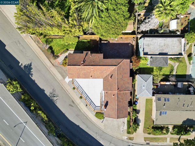 1532 Mariposa St, Richmond, CA 94804